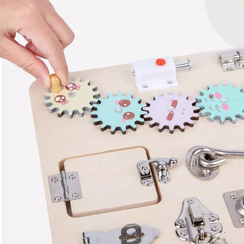 Placa senzoriala cu activitati Montessori - Busy Board