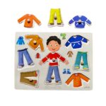 Puzzle incastru din lemn cu butoni - Imbraca baiatul