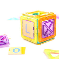 Set de constructie magnetic cu 20 de piese