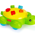 Broscuta cu sortator de forme geometrice si jucarie de tras-Fisher Price