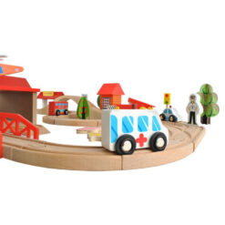 Orasel cu circuit auto, feroviar si heliport, jucarie educativa din lemn