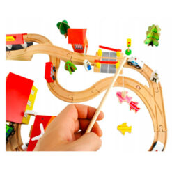 Orasel cu circuit auto, feroviar si heliport, jucarie educativa din lemn