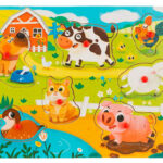 Puzzle incastru din lemn cu maner si 7 animale de la ferma