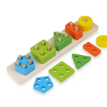 Joc sortator de forme geometrice pe 5 coloane, lemn, 30cm