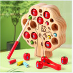 Joc magnetic si de indemanare, Pom si insecte, 3 ani