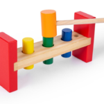 Joc de motricitate si dexteritate cu ciocanel si banc, 2 ani+