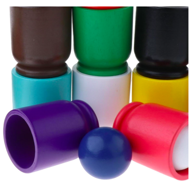 Joc de tip Montessori pentru exersarea cordonarii si invatarea culorilor