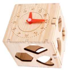 Cub Sortator de forme geometrice si ceas, din Lemn, 3 ani+