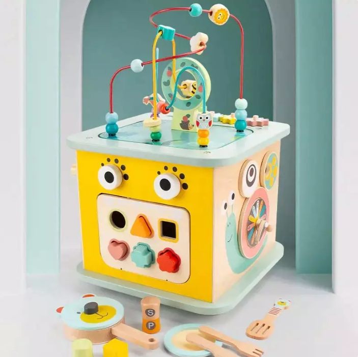 Cub Educativ bebe, din lemn cu 8 in 1 activitati, 3 ani