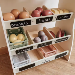 Magazin din lemn cu accesorii, 3 ani