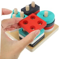 Joc sortator de forme geometrice pe 4 coloane