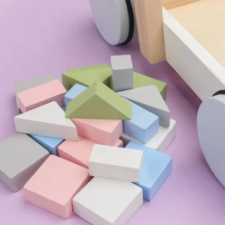 Carucior din lemn cu 20 cuburi de constructie, 3 ani