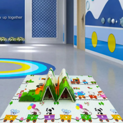 Covor de joaca pliabil, termoizolant cu doua fete 200 x 180 cm