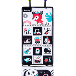 Cu o multime de imagini cu constrast ridicat, perfecte pentru a stimula bebelusul. Covoras cu doua fete, ce poate fi pliat sub forma de piramida, si include in pachet o carticica textila atasabila. Inlude imagini diverse cu animale, pe paginile textile, iar covorasul in sine are diverse activitati. Covoras Senzorial cu Oglinda „Bebe se Joaca pe Burtica Sobebear” Cand vine vorba de dezvoltarea bebelusului, primele luni sunt esentiale. Jocul pe burtica este o activitate recomandata de pediatri si specialisti pentru a stimula dezvoltarea fizica si senzoriala a micutilor. Design Atractiv Cu un design colorat si plin de forme variate, acest covoras senzorial este un adevarat magnet pentru bebelusi. Motivele sale variaza de la animale vesel colorate, la instrumente muzicale si fructe, oferind bebelusului o multitudine de imagini care il vor captiva. Culorile vii stimuleaza vederea, in timp ce formele diverse ajuta la dezvoltarea recunoasterii obiectelor. Oglinda Incorporata O caracteristica speciala a acestui covoras este oglinda incorporata. Bebelusii sunt fascinati de propriile lor reflexii, iar oglinda devine un punct de atractie major. Pe langa distractie, oglinda ajuta la dezvoltarea recunoasterii de sine si la intelegerea conceptului de „eu”. Texturi si Materiale Diverse Textura covorasului este delicata pe pielea bebelusului, insa ofera si elemente cu texturi diferite pentru a stimula simtul tactil. De la materiale fosnitoare pana la cele pufoase, fiecare centimetru al covorasului este gandit pentru a oferi o experienta tactila variata. Jucarii Detasabile Covorasul vine cu cateva jucarii detasabile, perfecte pentru micutele manute ale bebelusilor. Aceste jucarii pot fi agatate de covoras sau folosite separat, oferind astfel posibilitati variate de joc si descoperire. Siguranta si Confort Securitatea bebelusilor este esentiala, iar acest covoras este fabricat din materiale non-toxice si hipoalergenice. De asemenea, este suficient de gros pentru a oferi un confort sporit in timpul jocului pe burtica. Utilizare Versatila Este usor de pliat si transportat, fiind ideal pentru calatorii. O jucarie si articol pentru bebelusi, din gama de articole senzoriale dar si de protectie. Carticica poate fi pliata si oferita bebelusului pentru a o studia si a explora senzorial. O lume de culori, texturi, fosnete; Materiale sigure, prietenoase cu pielea bebelusului; Imagini cu contrast alb negru si culori intense; 24 de patratele cu diverse imagini, atat alb-negru cat si color; Oglinda speciala, sigura pentru bebe; Cleme pentru o pliere usoara sub forma de piramida; Atasate jucarii dentitie; Carticica textila cu fosnet; Dimensiune: 65 cm x 25 cm