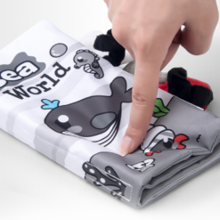 Set 6 carti textile si senzoriale pentru bebelusi, 0 luni, Alb-negru