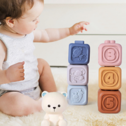 Set cuburi moi pentru bebelusi si turn de sortare, 6 luni+