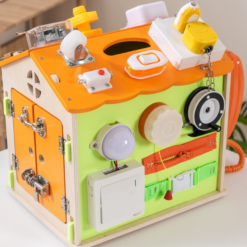 Casuta senzoriala cu 22 activitati Montessori, Busy Board, 3 ani 01