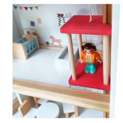 Casa de papusi din lemn, 41 cm, utilata si mobilata, 3 ANI 15