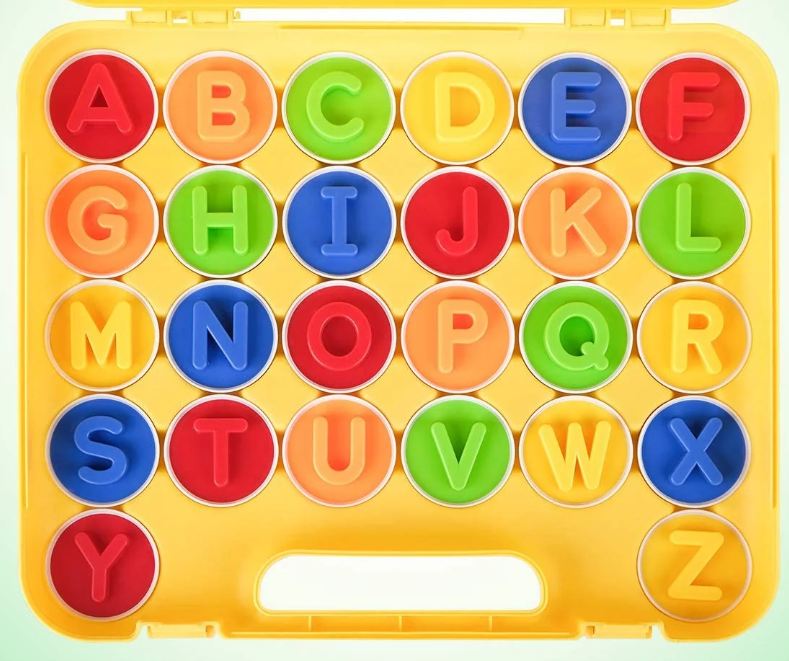 Joc de potrivire litere, forme si culori, Gainusa cu oua, 3 ani