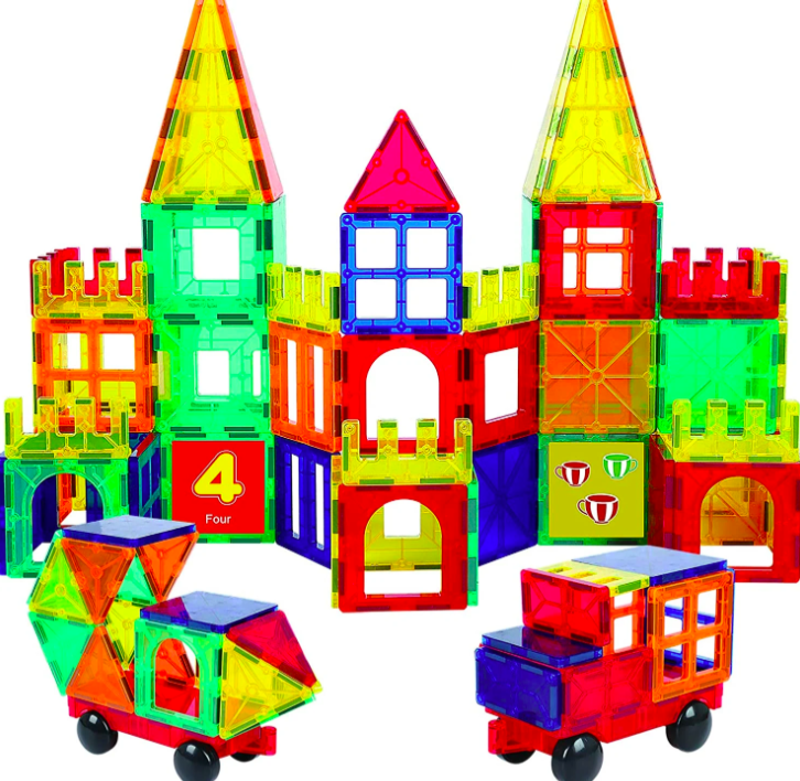 Stimuleaza creativitatea si indemanarea cu acest joc magnetic! Placute colorate, din plastic de inalta calitate cu transparenta ce aminteste de vitralii, setul Magnetic Tiles marca Onshine va fascina orice copil. Ajuta la diferite abilitati de motricitate, dar si vedere in spatiu, gandire logica, calcule matematice. Jocul incurajeaza invatarea vizuala prin utilizarea culorilor, a formelor 3D, a formelor geometrice, a designului arhitectural, a polaritatilor magnetice si a ingineriei structurale. Diverse variante cu mai multe sau mai putine piese; Culori placute, nuante vibrante; Foarte usor de conectat datorita marginilor cu magnet; Rotunjite, astfel ca sunt sigure pentru copii; Un cadou superb pentru copii cu varsta intre 3 – 8 ani; Include diferite forme, culori, marime ale formelor; Geometrie, cromatica, motricitate, joc magnetic si senzorial – toate intr-un set la un pret extrem de avantajos in comparatie cu produse similare. Calitate excelenta a pieselor, a designului, ambalaj. Include 108 piese