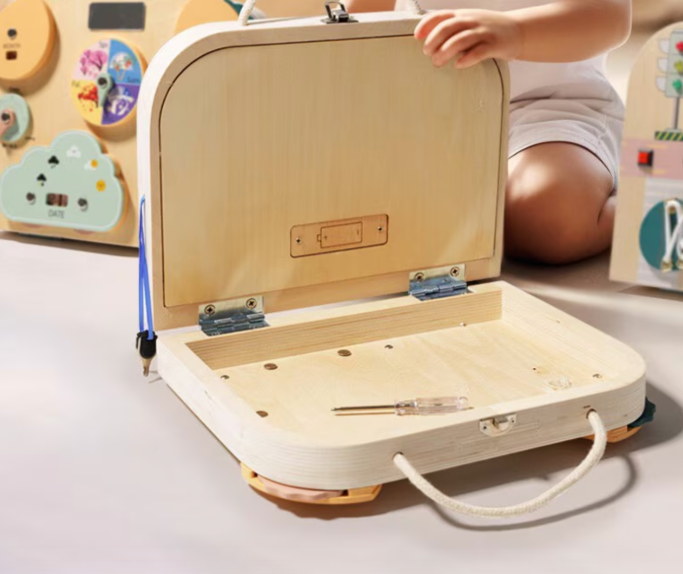 Busy Board pliabil, portabil, placa 8 cu activitati, 3 ani +