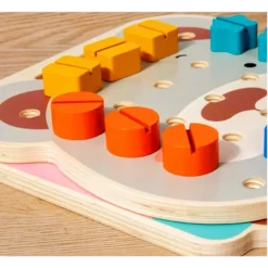 joc educativ de înșurubare și asociere a formelor geometrice 01