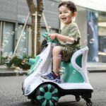 Masinuta electrica, cu sunete, lumini si Generator de bule de săpun, 1-4 ani