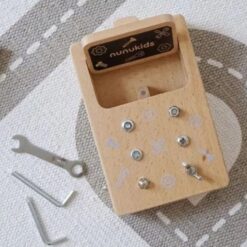 Mini Busy Board cu activitati insurubeaza si desurubeaza, NUNUKIDS, 3 ani + 001