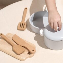 Set de gatit din lemn cu 8 accesorii pentru copii, 3 ANI 02