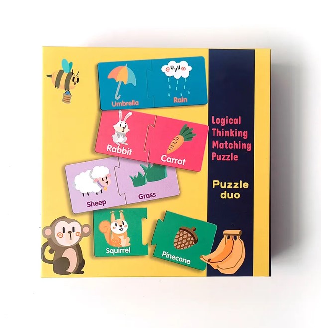 Cu acest puzzle duo de asociere, micuțul tău va avea parte de clipe distractive, dar și educative! Acest joc educativ obiecte și animăluțe este un joc progresiv special conceput pentru copiii de peste 3 ani. Micuțul tău va trebui să asocieze câte 2 piese colorate. În total, jocul conține 20 formații de câte 2 piese asociate. Piesele se îmbină urmărind asocierile, de exemplu putem uni iepurașul cu morcovul (ce mănâncă), umbrela cu ploaia (fenomenul) sau doctorul cu ambulanța. Cele 2 piese din fiecare formație au aceeași culoare, pentru a fi mai ușor identificate de către cel mic. Toate cuvintele sunt în limba engleză, reprezentând și o oportunitate pentru cel mic să învețe a doua limbă. De ce să alegem acest puzzle duo de asociere? Dezvoltă coordonarea mână-ochi și dexteritatea. Stimulează gândirea logică și răbdarea. Micuțul tău va învăța obiecte, fenomene ale naturii sau animăluțe. Își va spori cunoștințele de limba engleză, învățând cuvinte noi. Micuțul tău va învăța culorile diferite ale cartonașelor. Cartonașele sunt realizate din carton gros și rezistent în timp. Este un joc tip puzzle specific copiilor cu vârsta de peste 3 ani. Dimensiune cutie: 20.5 cm x 20.5 cm x 5.5 cm