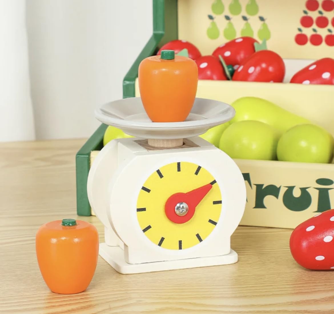 Stand din lemn cu fructe si cantar, 47 cm, 3 ani 01