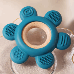 Jucarie de dentitie din silicon si lemn, Albastru Marin, 6 luni+