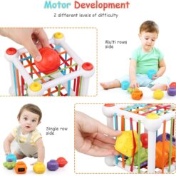 Cub sortator de forme geometrice cu benzi elastice si jucarii zornaitoare, 12 luni 01