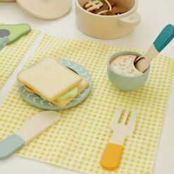 Set de accesorii bucatarie, ustensile si alimente din lemn, 3 ani+