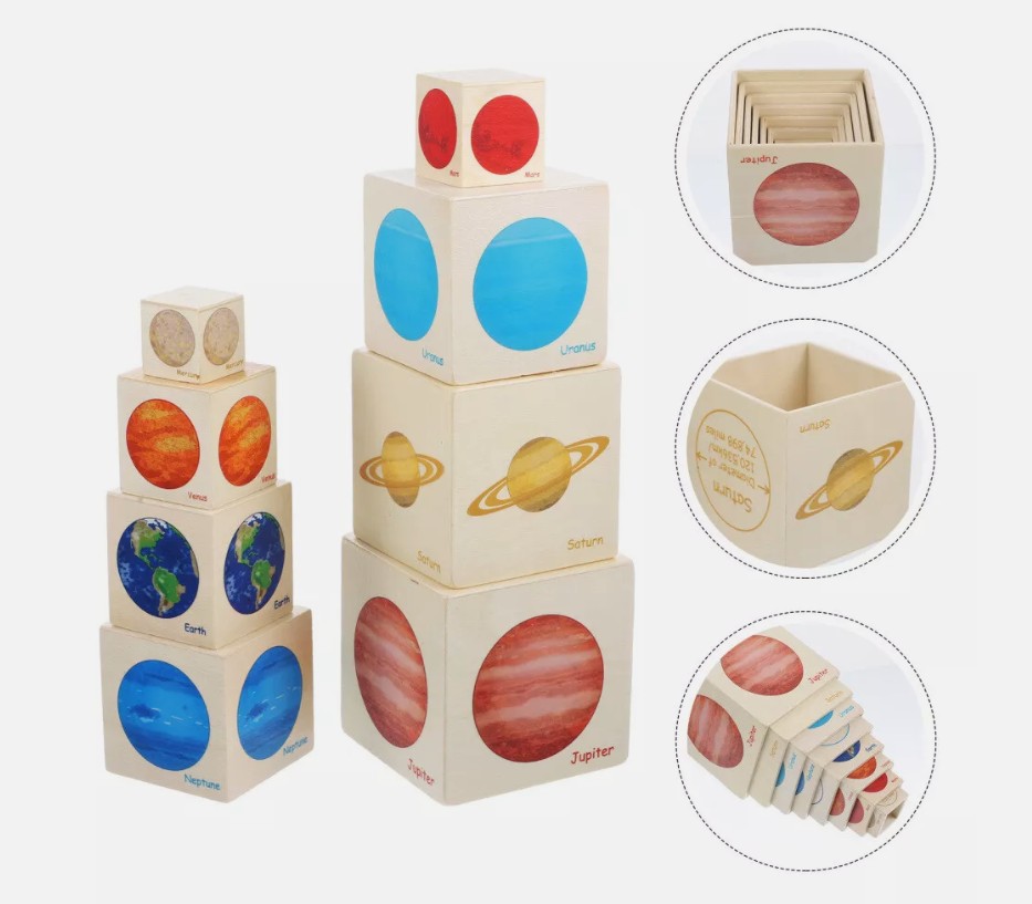 Turn de stivuire din lemn cu 8 cuburi, Planete, 3 ani+