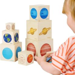 Turn de stivuire din lemn cu 8 cuburi, Planete, 3 ani+