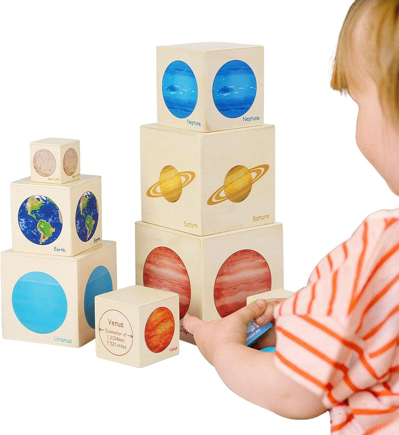 Turn de stivuire din lemn cu 8 cuburi, Planete, 3 ani+