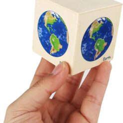 Turn de stivuire din lemn cu 8 cuburi, Planete, 3 ani+