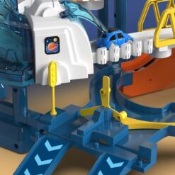 Bază spațială cu rachete, rampe și piste pentru mașinuțe cu turn de control, lumini si sunete 01