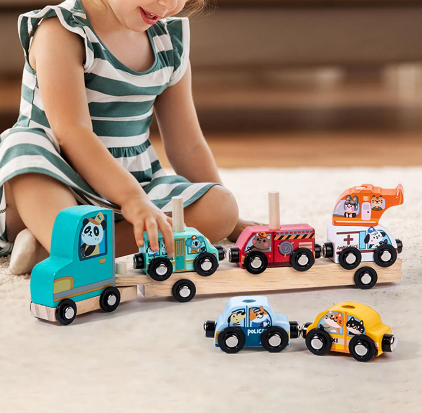 Camion Transportator din lemn cu 6 Vehicule, 3 ani