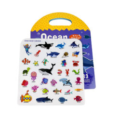Carte cu 33 stickere reutilizabile - Lumea din ocean, 3 ani+