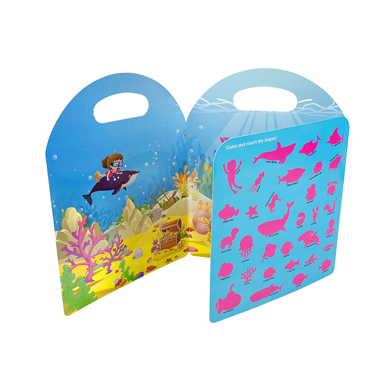 Carte cu 33 stickere reutilizabile - Lumea din ocean, 3 ani+